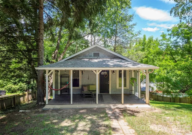 Homes for sale in Black Mountain, NC | 14 Border St, Black Mountain, NC 28711 | MLS# 4392879