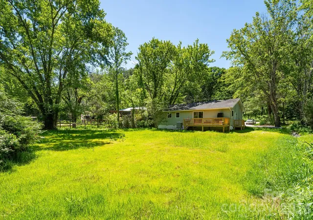 Photo 4 of Single family home for sale at 468 Beaverdam Rd, Asheville, NC 28804 | MLS# 4392891 | Listing updated on 2026-09-24