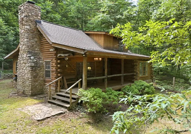 Photo 1 of Single family home for sale at 3 Parkview Dr Ext, Asheville, NC 28805 | MLS# 4392893 | Listing updated on 2026-09-25