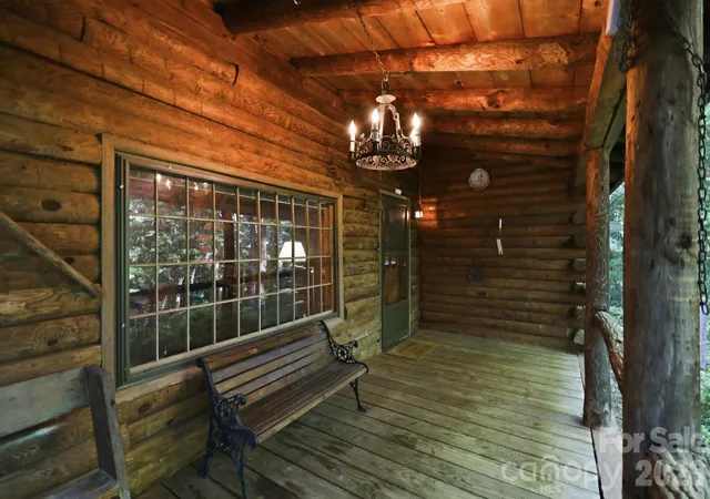 Photo 2 of Single family home for sale at 3 Parkview Dr Ext, Asheville, NC 28805 | MLS# 4392893 | Listing updated on 2026-09-25