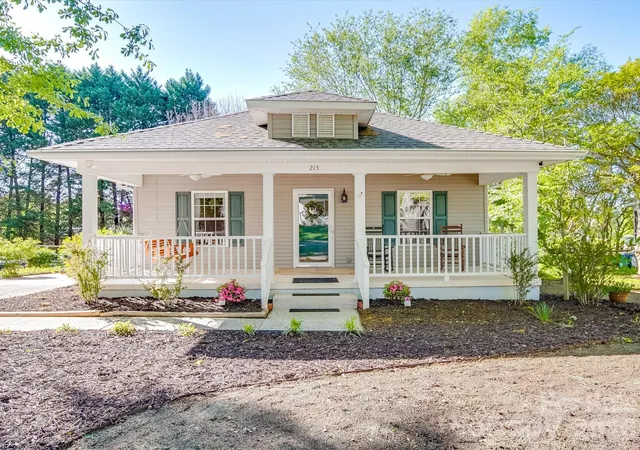 Homes for sale in Belmont, NC | 215 6th St, Belmont, NC 28012 | MLS# 4392916