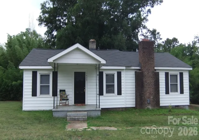 1st image of 1629 Harris Rd, Fort Mill, SC 29708 | MLS# 4392957