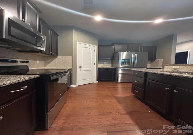 Photo 2 of Townhouse for sale at 8988 Lanark Ln, Fort Mill, SC 29707 | MLS# 4392970 | Listing updated on 2026-08-07