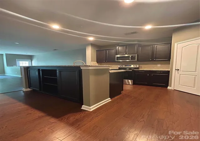 Photo 3 of Townhouse for sale at 8988 Lanark Ln, Fort Mill, SC 29707 | MLS# 4392970 | Listing updated on 2026-08-07