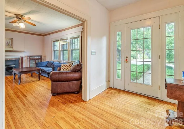 Photo 3 of Single family home for sale at 133 Westwood Pl, Asheville, NC 28806 | MLS# 4392975 | Listing updated on 2026-07-08