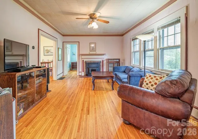 Photo 3 of Single family home for sale at 133 Westwood Pl, Asheville, NC 28806 | MLS# 4392975 | Listing updated on 2026-07-08