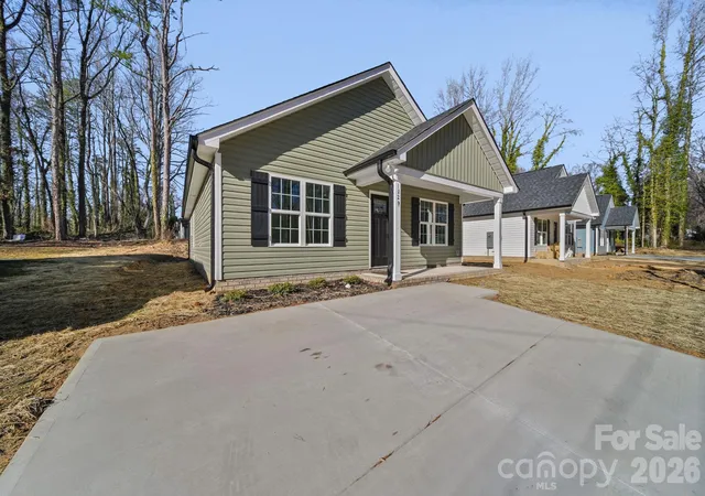 Photo 3 of Single family home for sale at 1129 Kenly St, Salisbury, NC 28144 | MLS# 4392992 | Listing updated on 2026-10-27