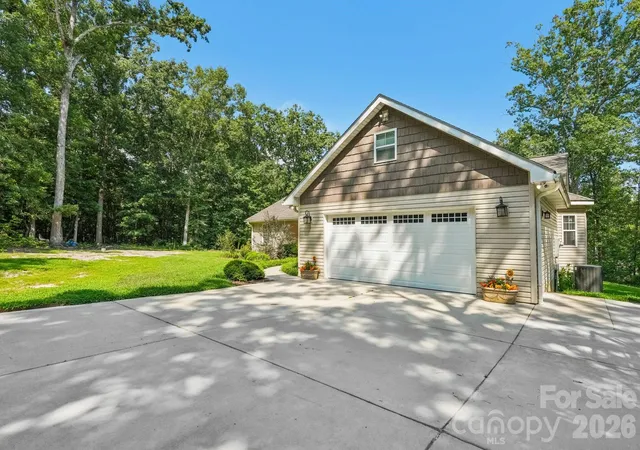 Photo 2 of Single family home for sale at 1555 Riverview Rd, Lincolnton, NC 28092 | MLS# 4392993 | Listing updated on 2026-08-17