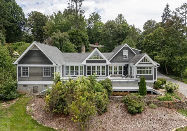 Photo 2 of Single family home for sale at 20 Inglewood Rd, Asheville, NC 28804 | MLS# 4392997 | Listing updated on 2026-07-28