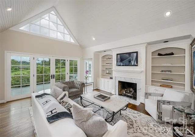 Photo 4 of Single family home for sale at 20 Inglewood Rd, Asheville, NC 28804 | MLS# 4392997 | Listing updated on 2026-07-28