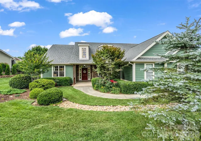 3rd image of 17 Black Iron Ln, Hendersonville, NC 28792 | MLS# 4393003