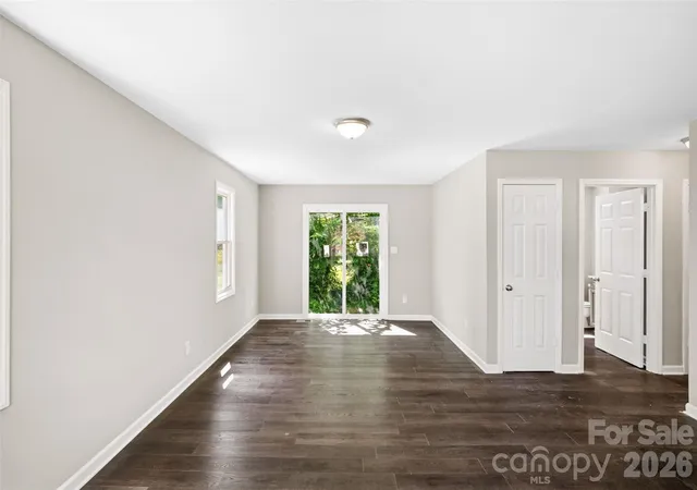 Photo 3 of Single family home for sale at 5516 Ilford St, Charlotte, NC 28215 | MLS# 4393005 | Listing updated on 2026-09-01