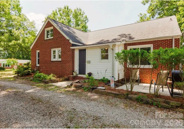 2nd image of 307 E 2nd Street, Oakboro, NC 28129 | MLS# 4393015