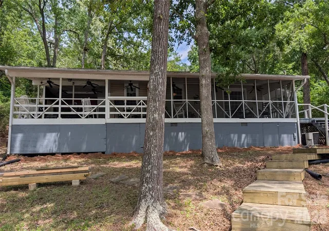 Homes for sale in Winnsboro, SC | 300 Valley 1 Dr, Winnsboro, SC 29180 | MLS# 4393095