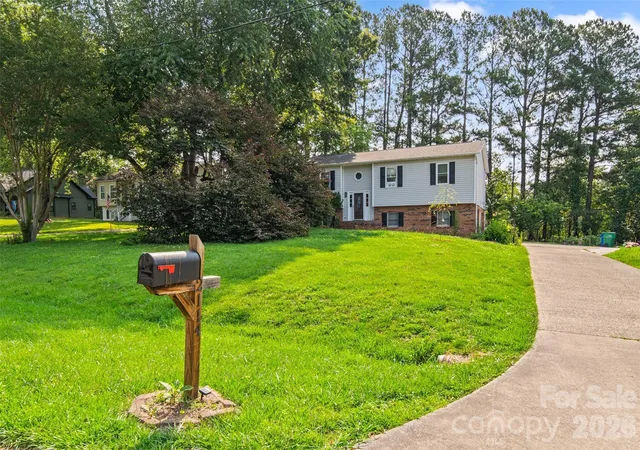 Homes for sale in Mount Airy, NC | 2114 Margaret Dr, Mount Airy, NC 27030 | MLS# 4393169