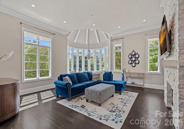 Photo 3 of Single family home for sale at 114 Thurstons Way, Mooresville, NC 28117 | MLS# 4393172 | Listing updated on 2026-10-01