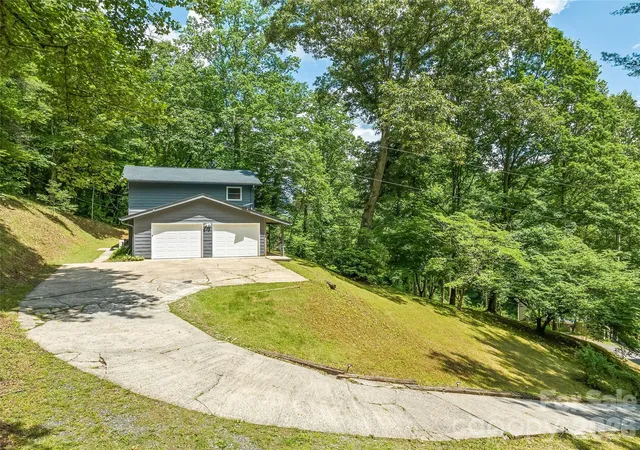 Homes for sale in Cullowhee, NC | 1296 N Country Club Dr, Cullowhee, NC 28723 | MLS# 4393175