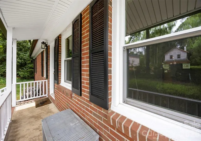 Homes for sale in Dallas, NC | 611 W Lewis St, Dallas, NC 28034 | MLS# 4393178