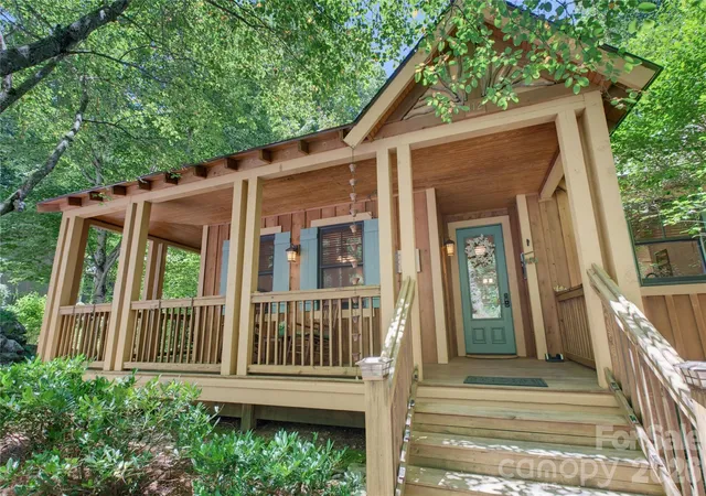 Photo 3 of Single family home for sale at 112 Boulder Crk Ln, Tuckasegee, NC 28783 | MLS# 4393187 | Listing updated on 2026-06-16