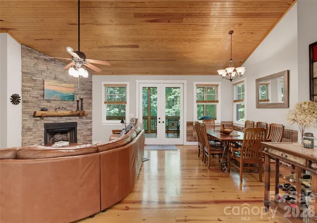 Photo 5 of Single family home for sale at 112 Boulder Crk Ln, Tuckasegee, NC 28783 | MLS# 4393187 | Listing updated on 2026-06-16