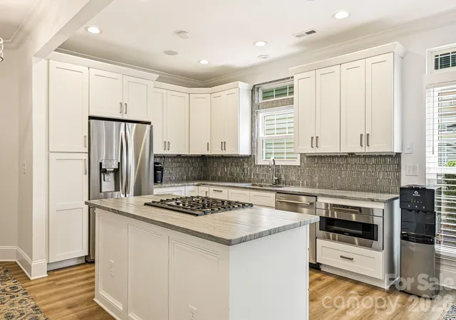 Photo 3 of Townhouse for sale at 8335 Viewpoint Ln, Cornelius, NC 28031 | MLS# 4393195 | Listing updated on 2026-08-23