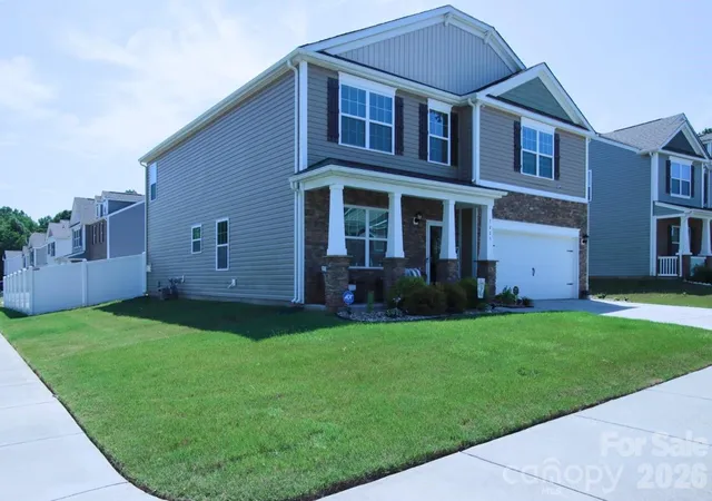 Photo 1 of Single family home for sale at 2005 Mariah Glen Ct, Charlotte, NC 28213 | MLS# 4393213 | Listing updated on 2026-10-28