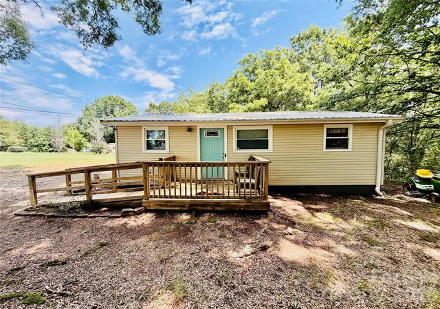 Homes for sale in Taylorsville, NC | 68 Doc Stokes Dr, Taylorsville, NC 28681 | MLS# 4393235