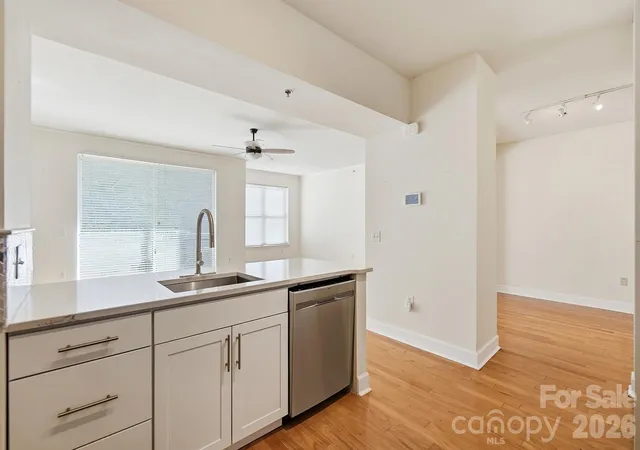 Photo 3 of Condo for sale at 1315 East Blvd #411, Charlotte, NC 28203 | MLS# 4393243 | Listing updated on 2026-09-21