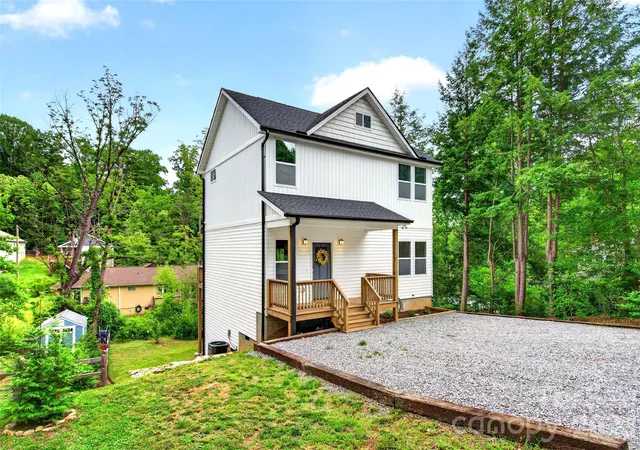 Homes for sale in Black Mountain, NC | 88 Walker St, Black Mountain, NC 28711 | MLS# 4393259