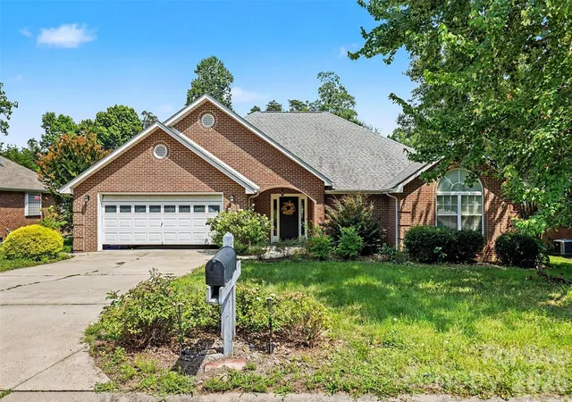 1st image of 1318 Crown Ridge Dr, Fort Mill, SC 29708 | MLS# 4393274
