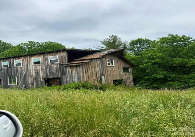 Photo 2 of Sale Pending at 1094 Us 321 Hwy, Sugar Grove, NC 28679 | MLS# 4393319 | Listing updated on 2026-06-25