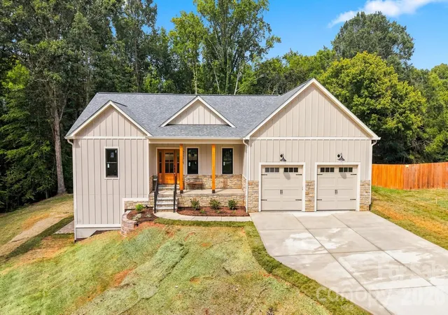 Photo 1 of Single family home for sale at 2578 Polo Ln, Maiden, NC 28650 | MLS# 4393330 | Listing updated on 2026-09-21