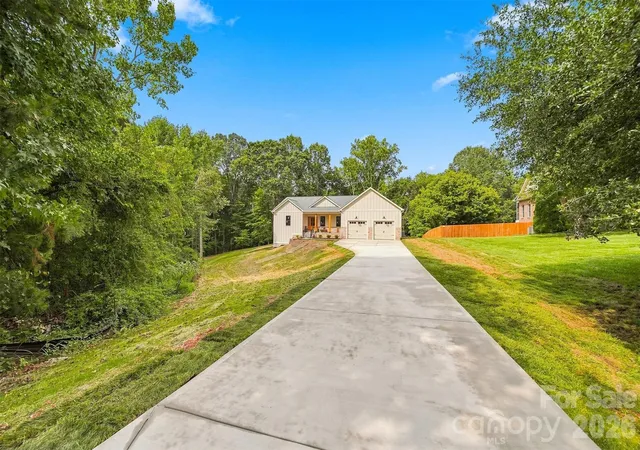 Photo 4 of Single family home for sale at 2578 Polo Ln, Maiden, NC 28650 | MLS# 4393330 | Listing updated on 2026-09-21