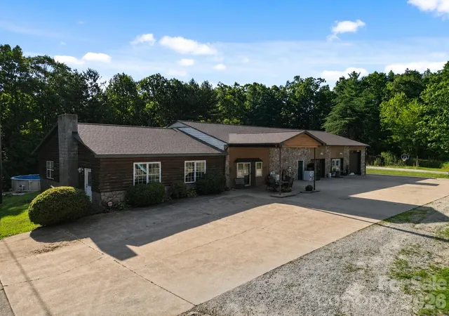 2nd image of 2269 Lee Roy Ln, Lenoir, NC 28645 | MLS# 4393336