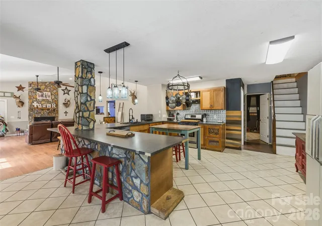 4th image of 2269 Lee Roy Ln, Lenoir, NC 28645 | MLS# 4393336