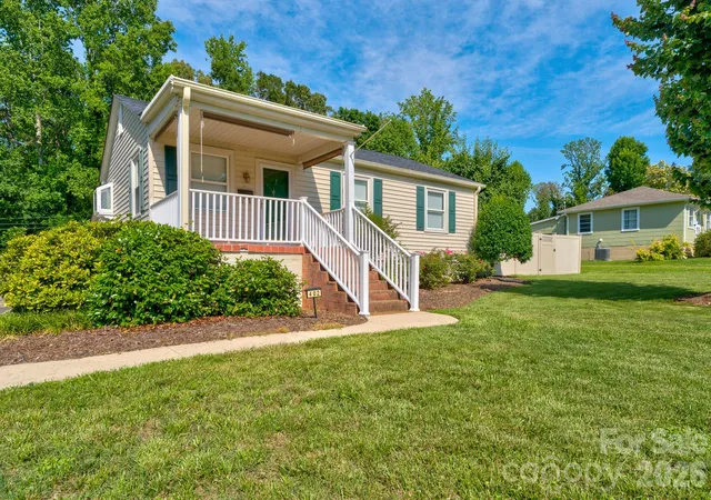 Homes for sale in Cherryville, NC | 402 N Houser St, Cherryville, NC 28021 | MLS# 4393371