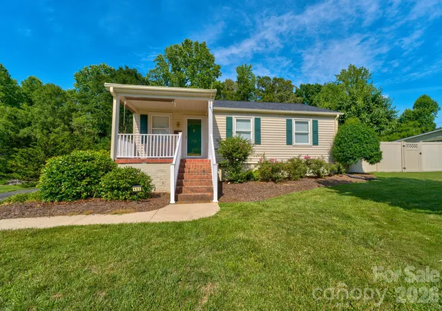 Homes for sale in Cherryville, NC | 402 N Houser St, Cherryville, NC 28021 | MLS# 4393371