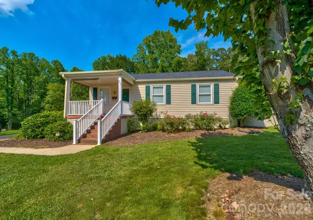 Homes for sale in Cherryville, NC | 402 N Houser St, Cherryville, NC 28021 | MLS# 4393371