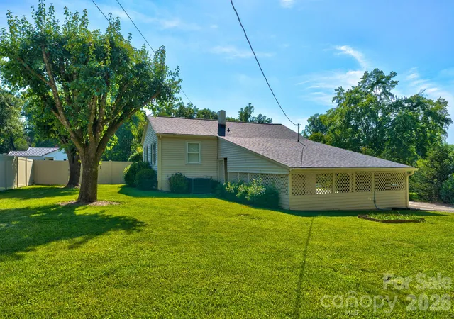 Homes for sale in Cherryville, NC | 402 N Houser St, Cherryville, NC 28021 | MLS# 4393371