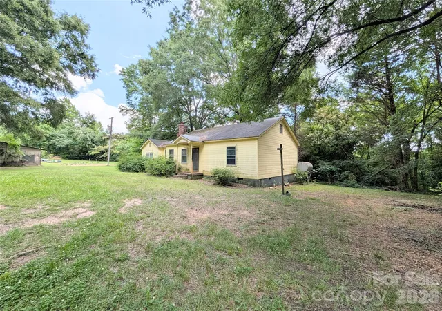 Homes for sale in Cherryville, NC | 204 Brown Waterson Rd, Cherryville, NC 28021 | MLS# 4393377
