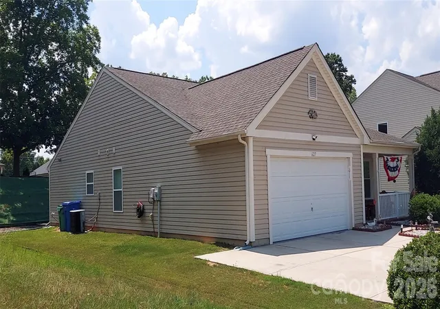 Homes for sale in Albemarle, NC | 627 Smokehouse Ln, Albemarle, NC 28001 | MLS# 4393379