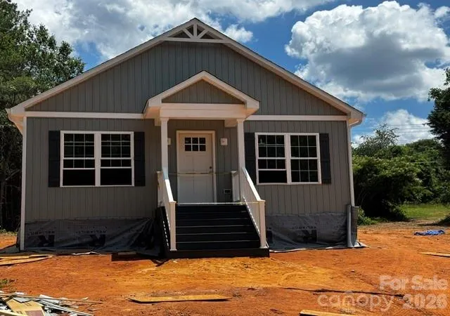 Homes for sale in Granite Falls, NC | 405 Fall Ave, Granite Falls, NC 28630 | MLS# 4393389
