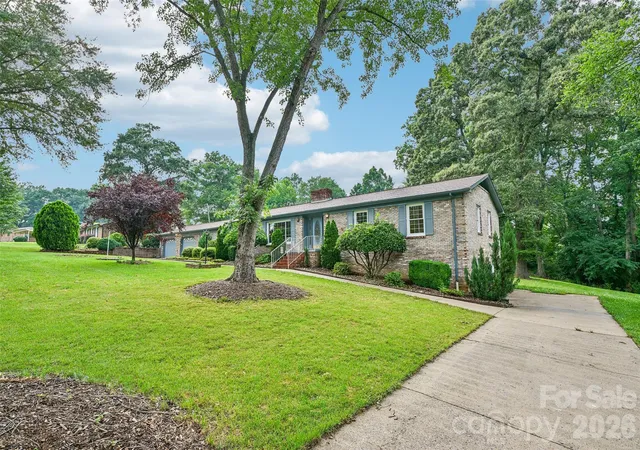 Homes for sale in Shelby, NC | 1621 N Oak Dr, Shelby, NC 28150 | MLS# 4393394