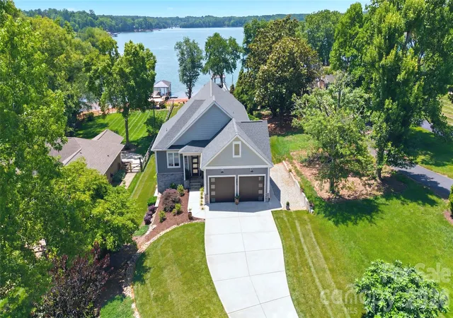 Photo 2 of Single family home for sale at 4293 Harbor Ln, Sherrills Ford, NC 28673 | MLS# 4393403 | Listing updated on 2026-08-20