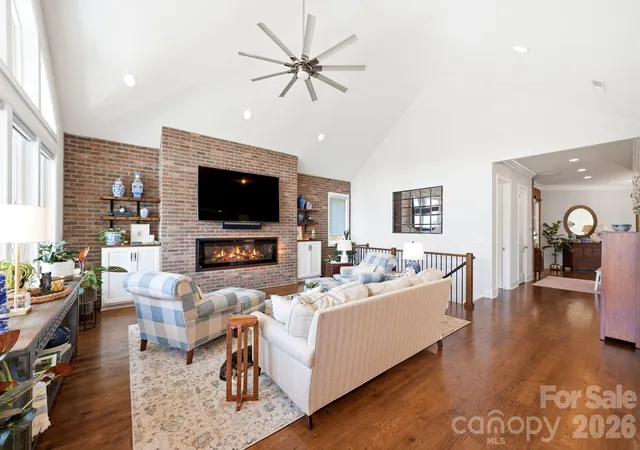 Photo 4 of Single family home for sale at 4293 Harbor Ln, Sherrills Ford, NC 28673 | MLS# 4393403 | Listing updated on 2026-08-20