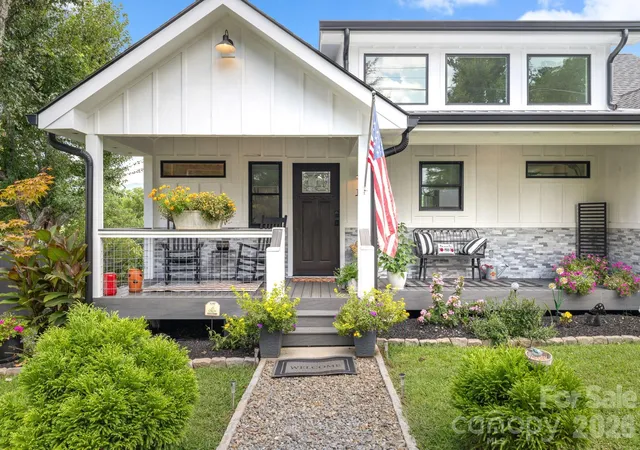 Photo 2 of Single family home for sale at 101 Mill St, Hayesville, NC 28904 | MLS# 4393420 | Listing updated on 2026-08-29