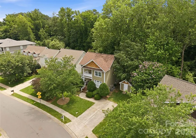 Photo 3 of Single family home for sale at 1234 Ivey Dr, Charlotte, NC 28205 | MLS# 4393425 | Listing updated on 2026-10-09