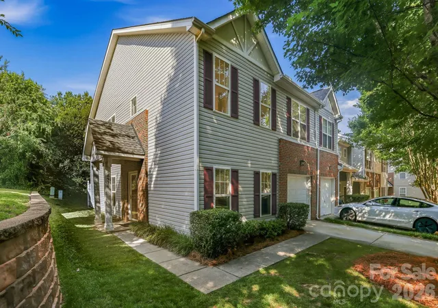 Photo 1 of Townhouse for sale at 16936 Commons Crk Dr, Charlotte, NC 28277 | MLS# 4393429 | Listing updated on 2026-09-30