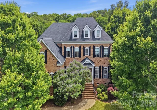Photo 2 of Mansion for sale at 507 Five Leaf Ln, Waxhaw, NC 28173 | MLS# 4393433 | Listing updated on 2026-10-04