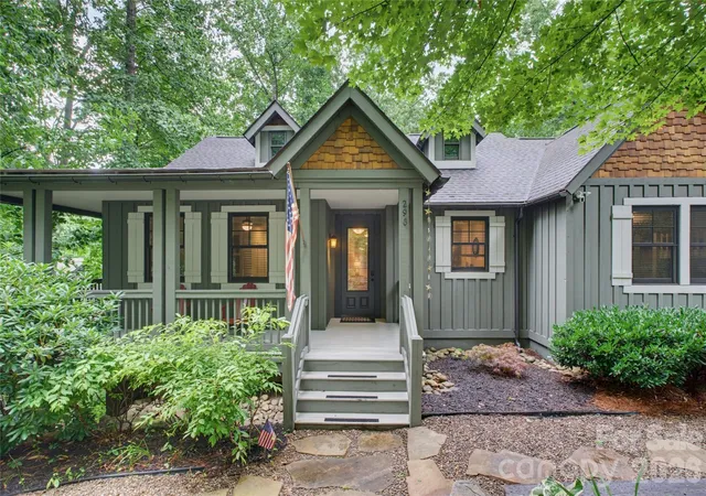 Photo 3 of Single family home for sale at 298 Hedgewood Dr, Tuckasegee, NC 28783 | MLS# 4393435 | Listing updated on 2026-08-24